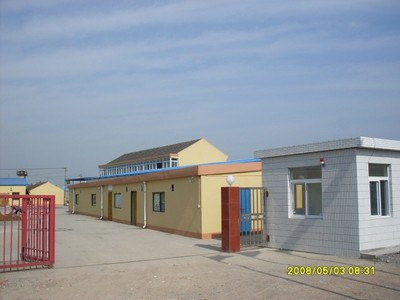 廣州英特達標牌制造 專業打造電鑄標牌、鋁標牌與水晶滴膠標貼，助力服裝輔料卓越品質